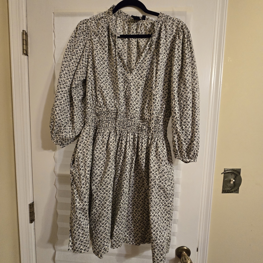 GAP Black and White Long Sleeve Dress